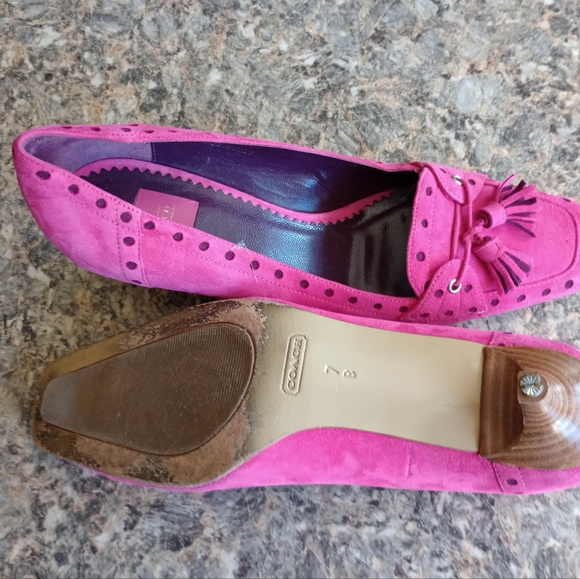 Coach Pretty In Pink Suede Tassel Kitten Heel Pumps Size 7B (04) - Picture 2 of 11